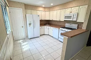 38 Rutland Ln, Monroe Township, NJ 08831 - Photo 9