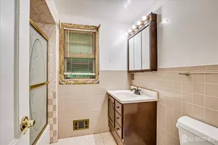 115 W Woodbridge Ave W, Iselin, NJ 08830 - Photo 15