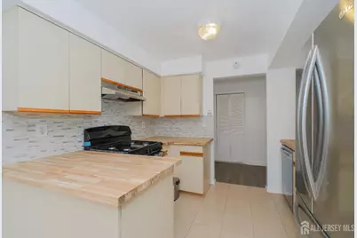 402 Hidden Village Drive, Perth Amboy, NJ 08862 - Photo 9