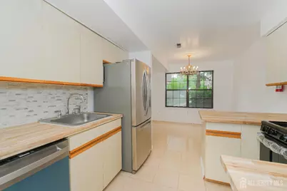 402 Hidden Village Drive, Perth Amboy, NJ 08862 - Photo 5