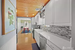 386 Franklin Rd, North Brunswick Township, NJ 08902 - Photo 23