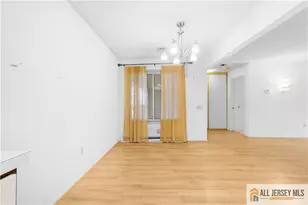 40 Haddon Rd, Monroe Township, NJ 08831 - Photo 5