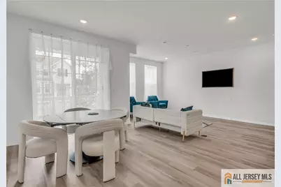 204 Honeysuckle Lane, Warren Township, NJ 07059 - Photo 5