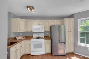 1111 Hickory Ct, South Brunswick Township, NJ 08852 - Photo 5