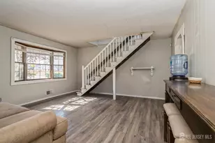 23 Colfax Rd, Edison, NJ 08817 - Photo 5