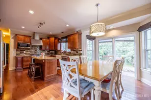 28 Imperial Ct, Monroe Township, NJ 08831 - Photo 5