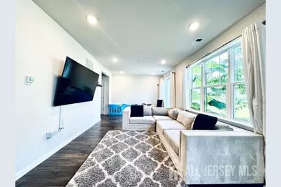 803 Greenland Square, Highland Park, NJ 08904 - Photo 7