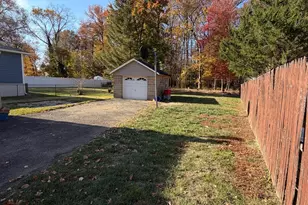 1827 Oak Rd, North Brunswick Township, NJ 08902 - Photo 43