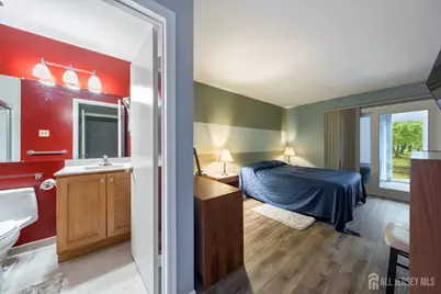 276 Constitution Circle, New Brunswick, NJ 08902 - Photo 15