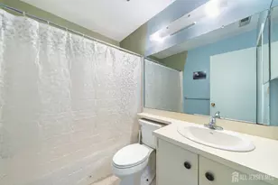 276 Constitution Cir, New Brunswick, NJ 08902 - Photo 11