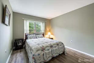 276 Constitution Cir, New Brunswick, NJ 08902 - Photo 9