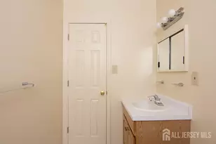 9 Koster Blvd, Edison, NJ 08820 - Photo 13