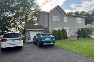 105 Howard Ave, Edison, NJ 08837 - Photo 3