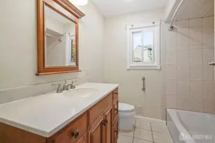 65 Laurie Ct, Old Bridge Township, NJ 07747 - Photo 9