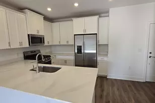 28211 Radford Ct, Monroe Township, NJ 08831 - Photo 15