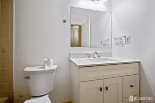 54 Gate House Ln, Edison, NJ 08820 - Photo 13