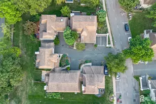 54 Gate House Ln, Edison, NJ 08820 - Photo 27