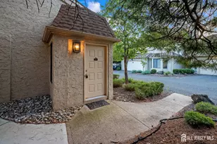 54 Gate House Ln, Edison, NJ 08820 - Photo 23