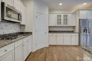 39 Schindler Ct, Franklin Township, NJ 08873 - Photo 9