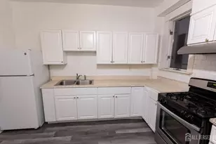 110 Rector St, Perth Amboy, NJ 08816 - Photo 7