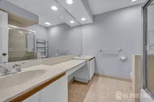 604 Woodhaven Dr, Edison, NJ 08817 - Photo 25