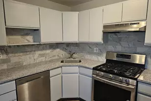 604 Woodhaven Dr, Edison, NJ 08817 - Photo 7