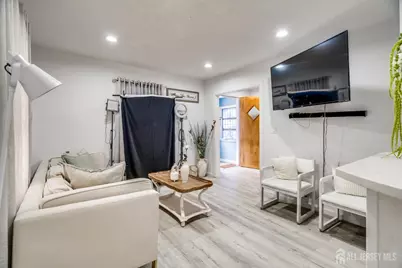 82 S Ward Street S, New Brunswick, NJ 08901 - Photo 5