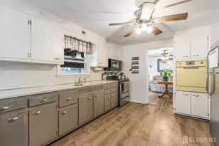 138 Runyon Ave, Middlesex, NJ 08846 - Photo 9