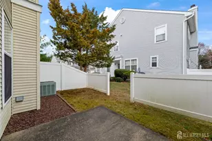 605 Dahlia Cir, South Brunswick Township, NJ 08810 - Photo 19