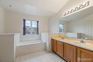 605 Dahlia Cir, South Brunswick Township, NJ 08810 - Photo 13