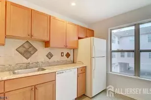 500 Great Beds Ct, Perth Amboy, NJ 08861 - Photo 5