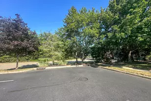 266 Dochery Pl, Franklin Township, NJ 08873 - Photo 19