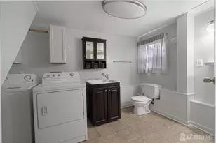 212 E Louis Pl E, Iselin, NJ 08830 - Photo 21