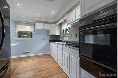 212 E Louis Place E, Iselin, NJ 08830 - Photo 7
