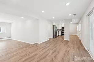 5 Waverly Dr E, Edison, NJ 08817 - Photo 15