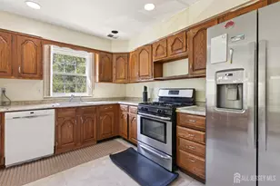 3606 Springbrook Dr, Edison, NJ 08820 - Photo 15