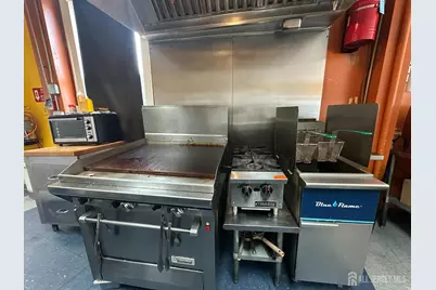 172 Hamilton Street, New Brunswick, NJ 08901 - Photo 7