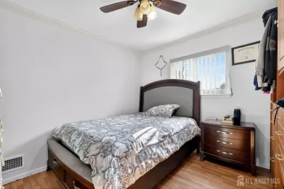 124 Cindy Court, Middlesex, NJ 08846 - Photo 15