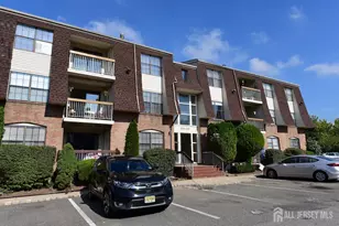 309 Hidden Village Dr, Perth Amboy, NJ 08861 - Photo 3