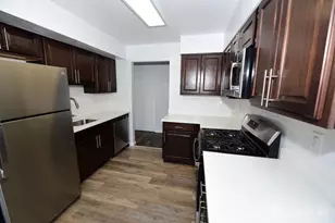 309 Hidden Village Dr, Perth Amboy, NJ 08861 - Photo 5