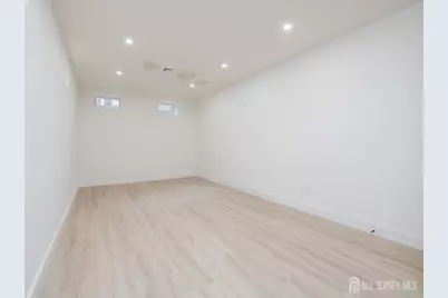 21 Heathcote Avenue, Edison, NJ 08817 - Photo 23