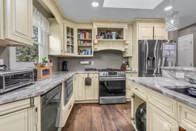 25 Eileen Way, Edison, NJ 08837 - Photo 11