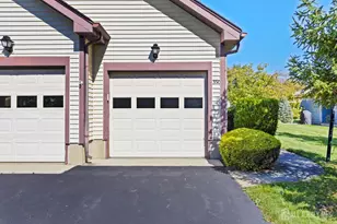 35 Edinburgh Dr, Monroe Township, NJ 08831 - Photo 3