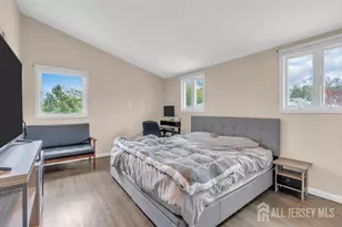 17 Thomas Rd, East Brunswick Township, NJ 08816 - Photo 15