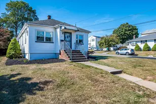 92 Lake View Blvd, Edison, NJ 08817 - Photo 5