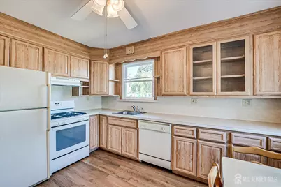 92 Lake View Boulevard, Edison, NJ 08817 - Photo 15