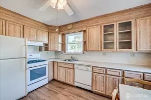 92 Lake View Blvd, Edison, NJ 08817 - Photo 15