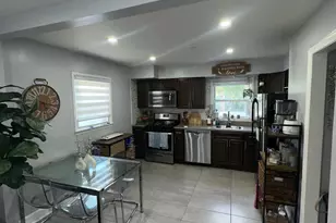 1019 Main St, Fords, NJ 08824 - Photo 9