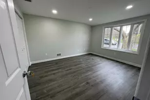 231 Cranbury Station Rd, Monroe Township, NJ 08831 - Photo 15