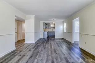 8A Sussex Way, Monroe Township, NJ 08831 - Photo 9